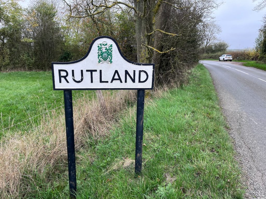 A sign marking the boundary to Rutland